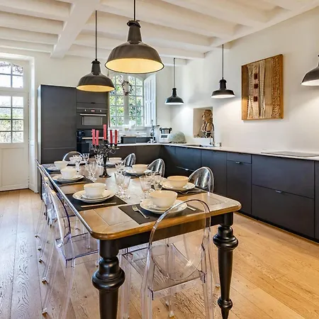 Les Rangeardieres Piscine Familial Holiday home Saint-Barthelemy-d'Anjou