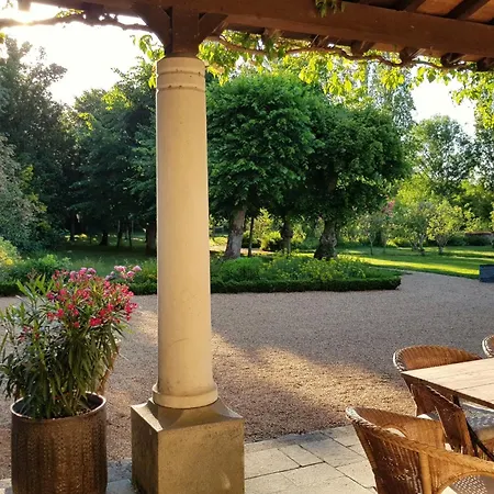 Les Rangeardieres Piscine Familial Holiday home *