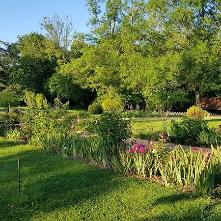 Les Rangeardieres Piscine Familial Holiday home
